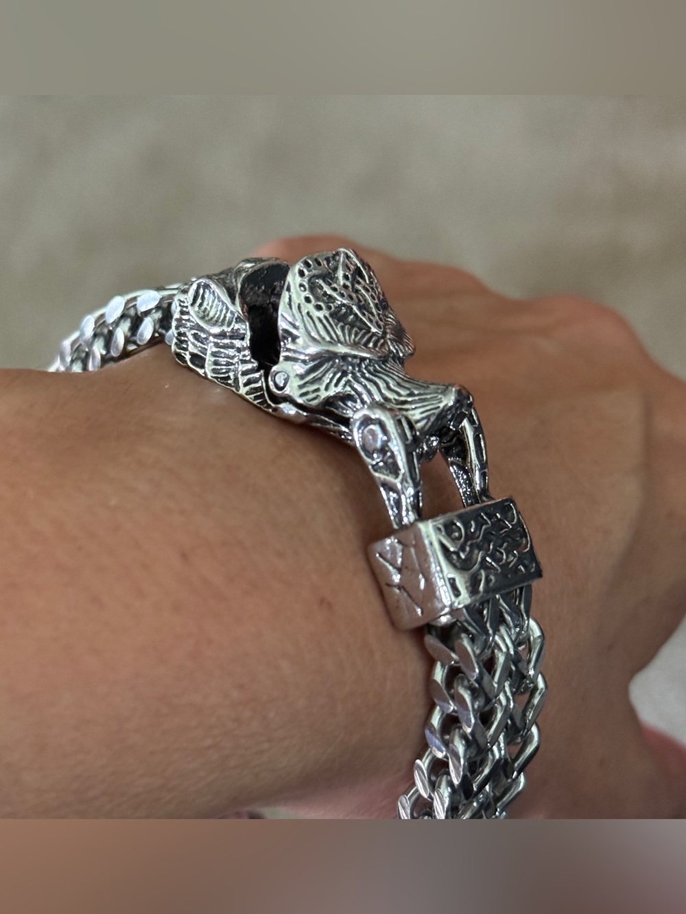 Stainless steel wolf head bracelet